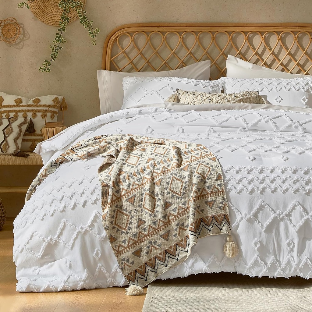 Tufted Boho Queen Comforter Set, 3 Pieces White Boho Bedding Set, Farmhouse Shabby Chic Embroidery Bedding for All Seasons, Soft Fluffy Queen Bed Set with Comforter ＆ 2 Pillow Shams
