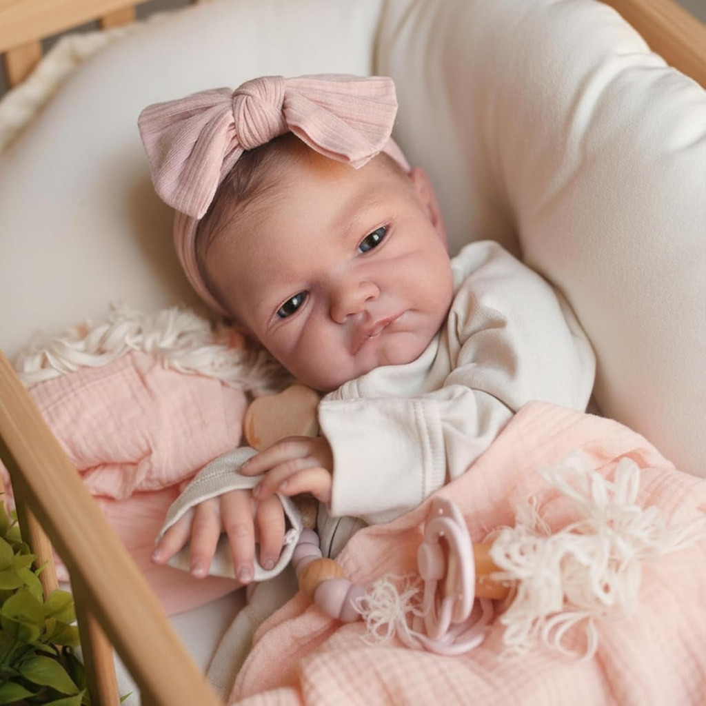 WOOROY Realistic Reborn Baby Dolls - 20 Inch Lifelike Newborn Baby Doll Girl Real Life Baby Dolls with Weighted Soft Body Gift Toy for Kids Age 3+